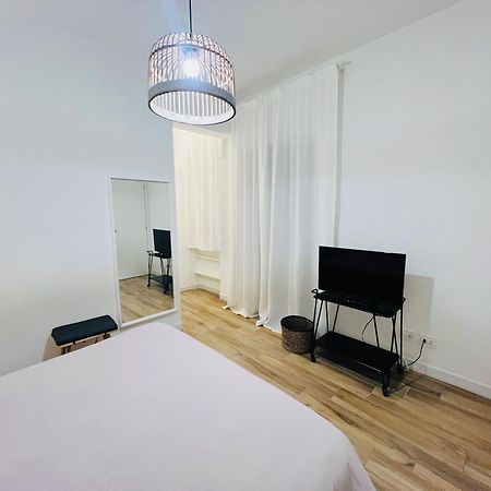 Bellhome 3 - Elegante Appartamento Nel Centro Di Bari Exterior foto